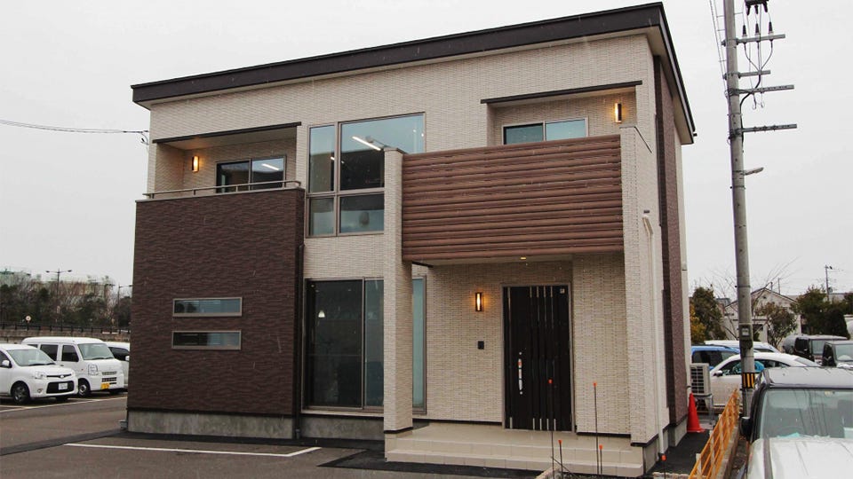新潟中央PaPamaru展示場 (新時代冷暖システム”Z空調”搭載の『パパまるプレミアムZ』仕様で
家中まるごと冷暖房を体感できる32坪のリアルな展示場
タイル外装壁やトリプルガラスに留守番ポスト、さらには世界最高水準の制震ゴムダンパーを搭載。
ワンランク上のパパまるをご堪能いただけます！

ご家族そろって、お気軽にご来場ください。)