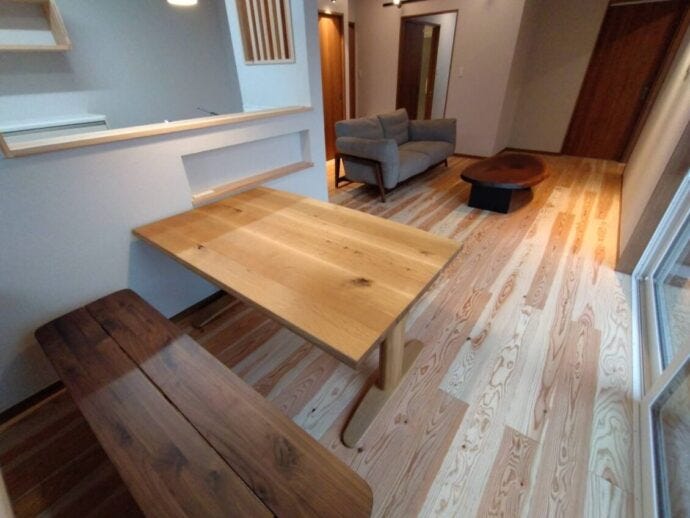 ナノバブルで水廻りの掃除がしやすく、時短ができます。
蓄熱素材で冷暖房の省エネ、減震装置で大きな地震も半減。
自然素材・抗菌・抗ウイルス・調湿機能のある健康住宅です。