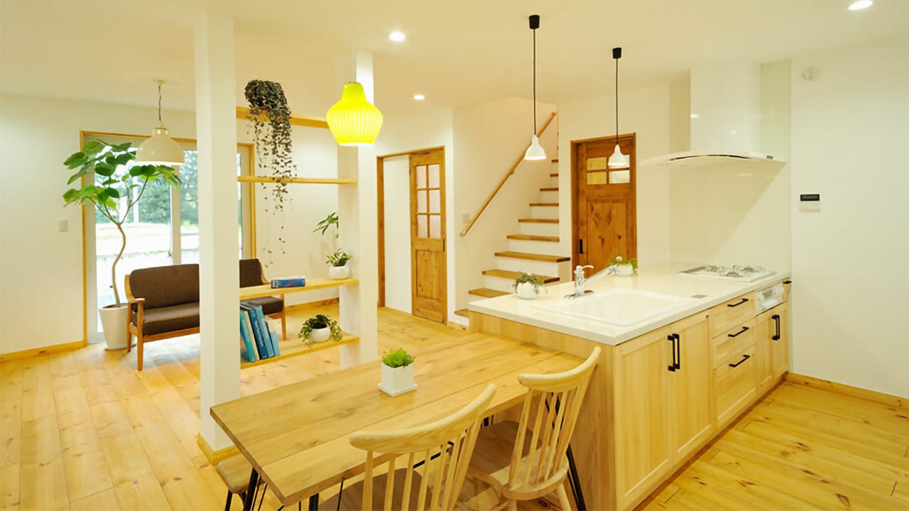 Model House　モデルハウス (漆喰や木、アイアン
自然素材をたっぷり使って
爽やかな南欧風のお家に。)