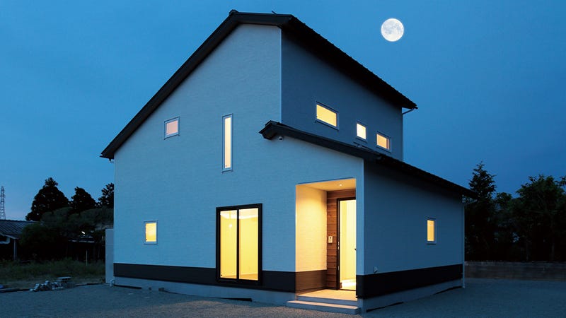 月の家 (建物用途　住居
家族構成　夫婦・両親・子供1人
階　　数　2階
主要構造　木造
竣　　工　2020.7)