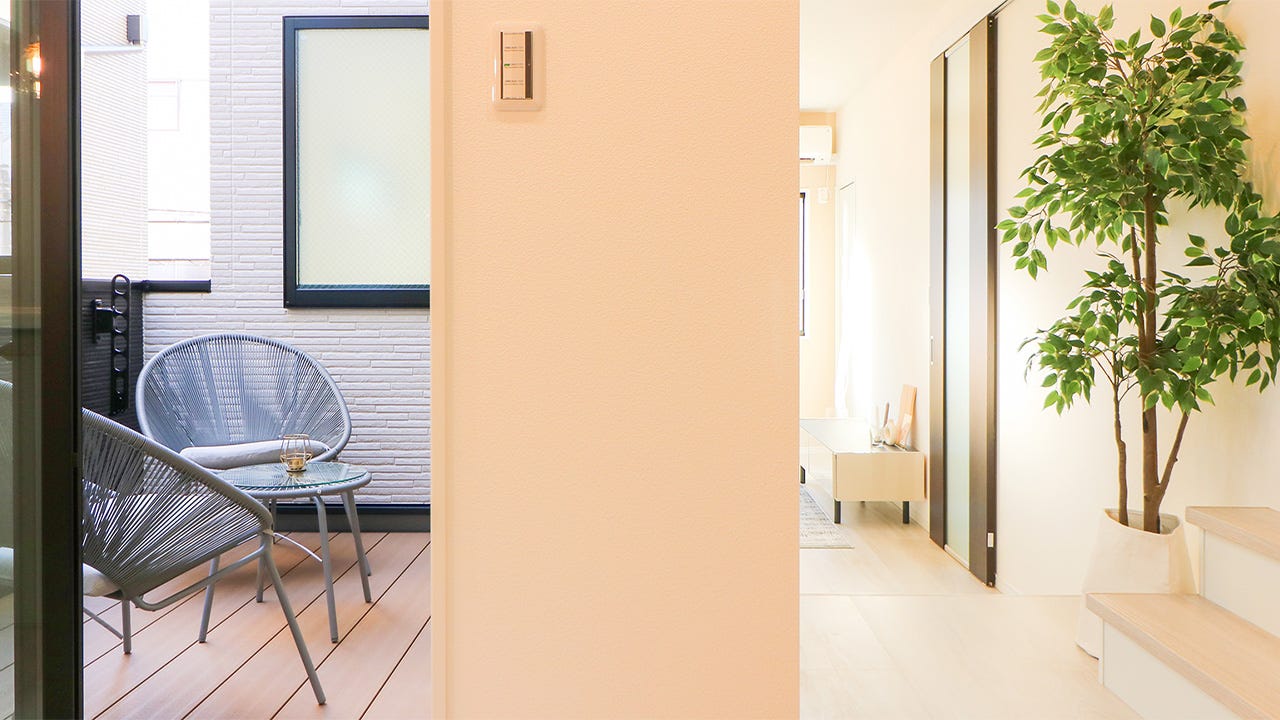 LDKの中心にバルコニーがある住まい