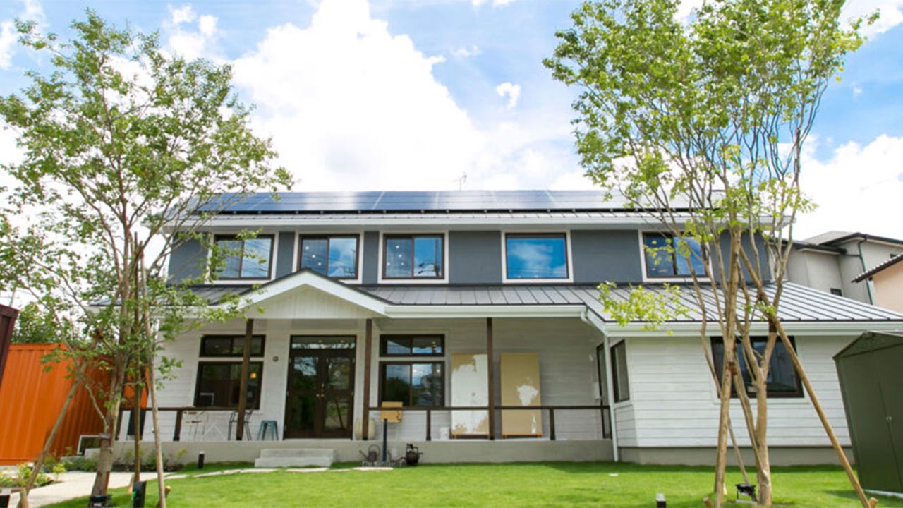 ECO lab展示場 (ボタニカルハウスは、なぜ空気が清々しいのか、なぜ夏は涼しく冬は暖かいのか――。
そんな“なぜ？”を、さまざまな断熱材を比較しながら学び、実際に体感できるモデルハウスです。)