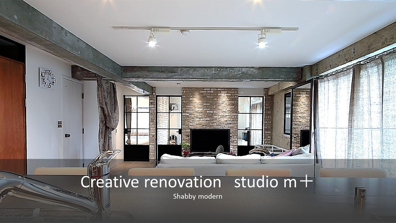 shabby modern (施主の希望はどこか古めかしいがチープすぎるのも、、、ということでシャビーモダン。ハードな部分とそうでない部分を組み合わせて演出する。色彩のバランスに注意して、難しい収まりを使い、シンプルに仕上げることを意識した。強調するところ、見せないところを造り、品よく

POINT1　この事例、ここを見てください！
木材をそのままスライスしたデザインのオリジナルキッチン
フラットバーで組んだスチールの格子
スペイン産のブリックタイルと床の磁器タイル。

POINT2　理想の暮らしの実現のため、こうして私は課題を解決した
拘りの素材でシャビーシックなテイスト且つモダンにして欲しいというご要望。
重い素材ばかりですが、デティールを一つ一つ丁寧追い求めてモダンな空間を構築しています。

POINT3　この事例をつくったときの思い出に残るエピソード
拘り満載のクライアント、ご要望から様々なアイテムが生まれました

POINT4　これから家づくりを考えている方へ
デザイナーの仕事はクライアントのご要望を空間に落とし込むことですが、美しい空間には、素材を熟知してどのようなアプローチで納めていくかが決め手になります。デティールに対する我々のセンスが分かるプロジェクトです。

POINT5　オンライン内覧会へようこそ。ご案内いたします
夫婦二人の空間です。
クライアントの拘りが詰まったアイテムが見ものです。
間仕切りを減らし、光と空間の最大化を図った大人のデザインのリノベーションになっています。)