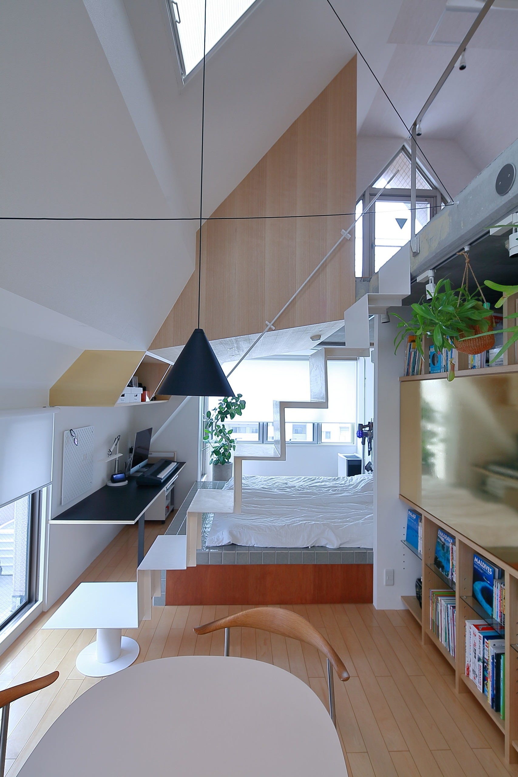 天王寺を通る谷町線から一本入った閑静な住宅街にあるメゾネット型マンションが今回のリノベーション