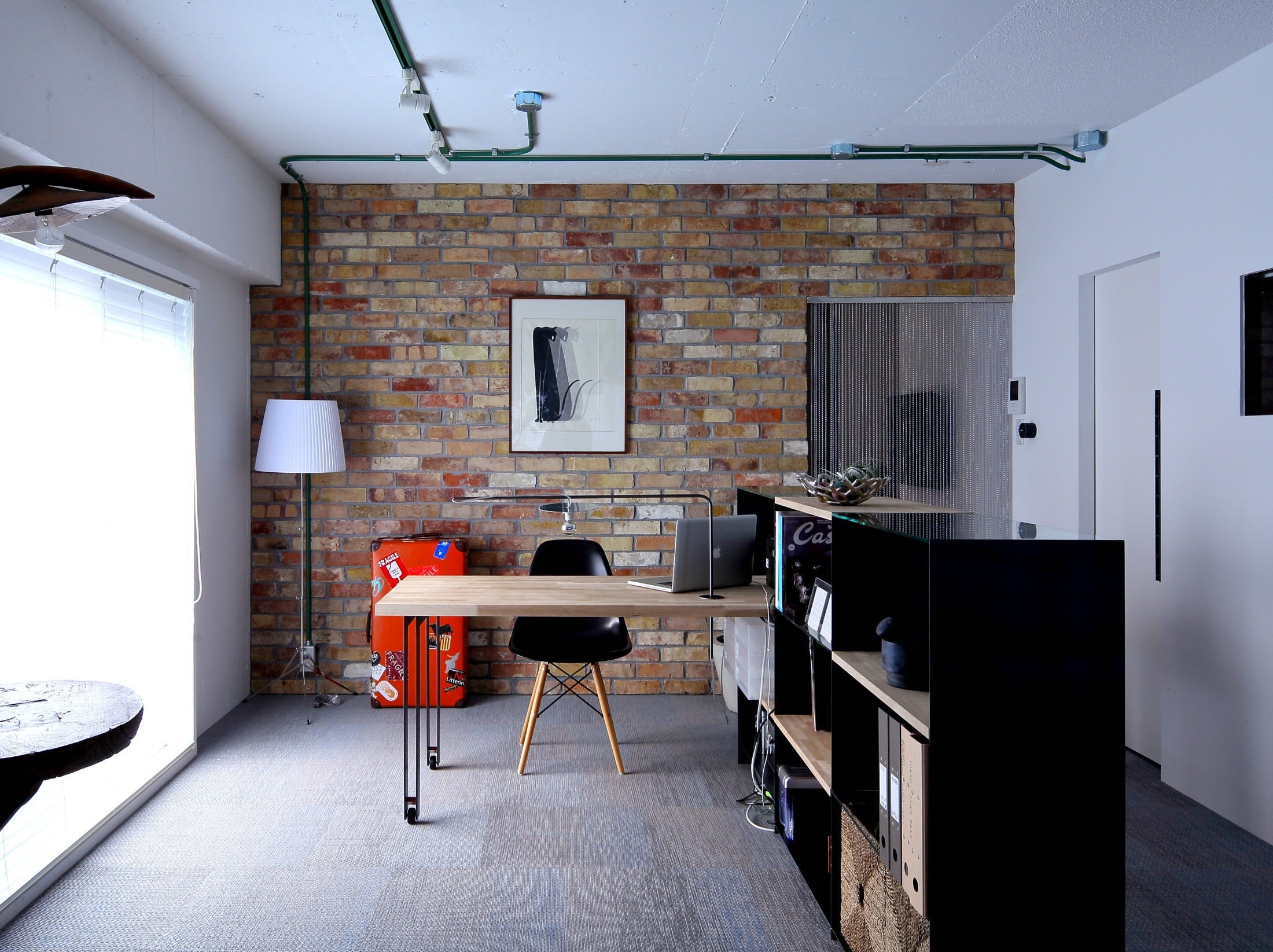 北摂モダン　ロングキッチン