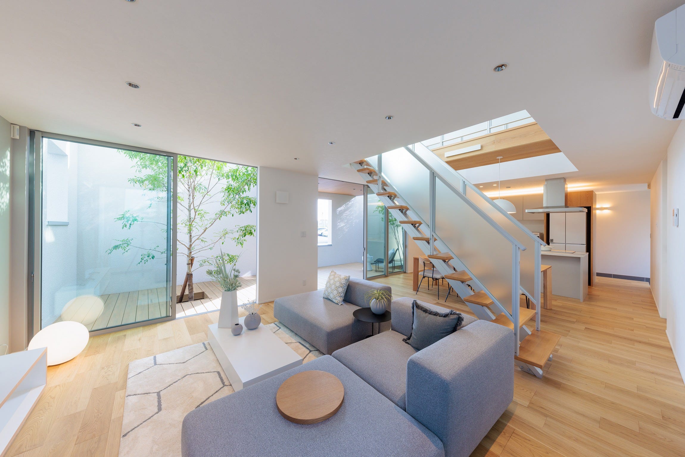 ヤマダホームズ「 四隅の庭 」 掛川展示場