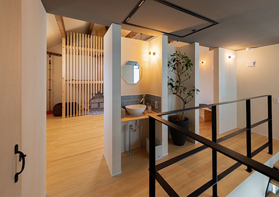 木のぬくもりに包まれる2階空間