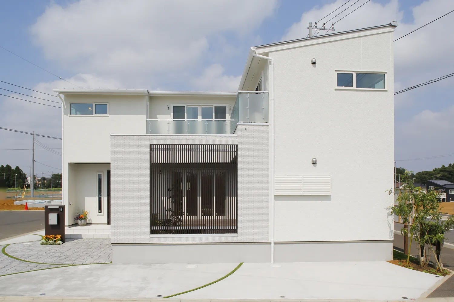 中庭のある、L字型の家