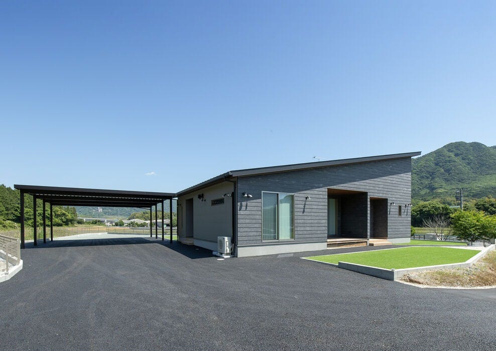 【香春町・2階建て】人工芝とウッドデッキで遊べる注文住宅