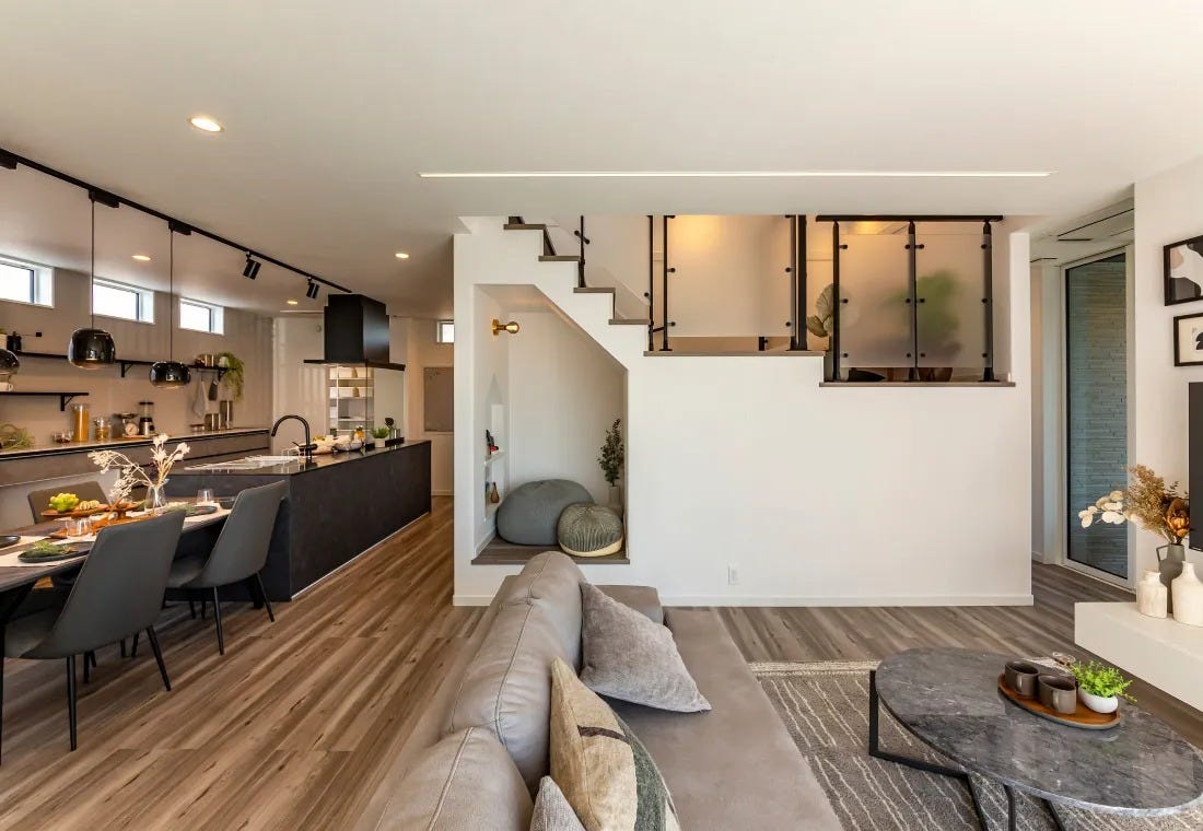 家の中心にリビング階段