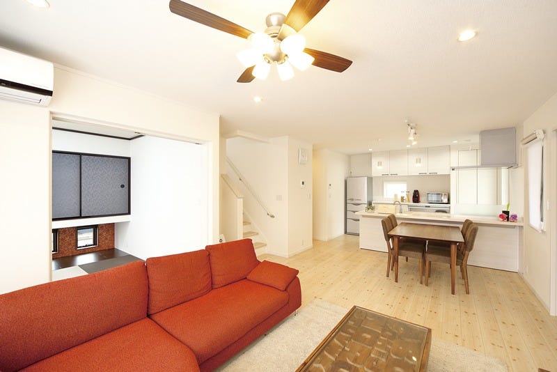 KURA・中2階・ロフトも大満足！大好きなホームパーティーを存分に楽しめる広々リビング