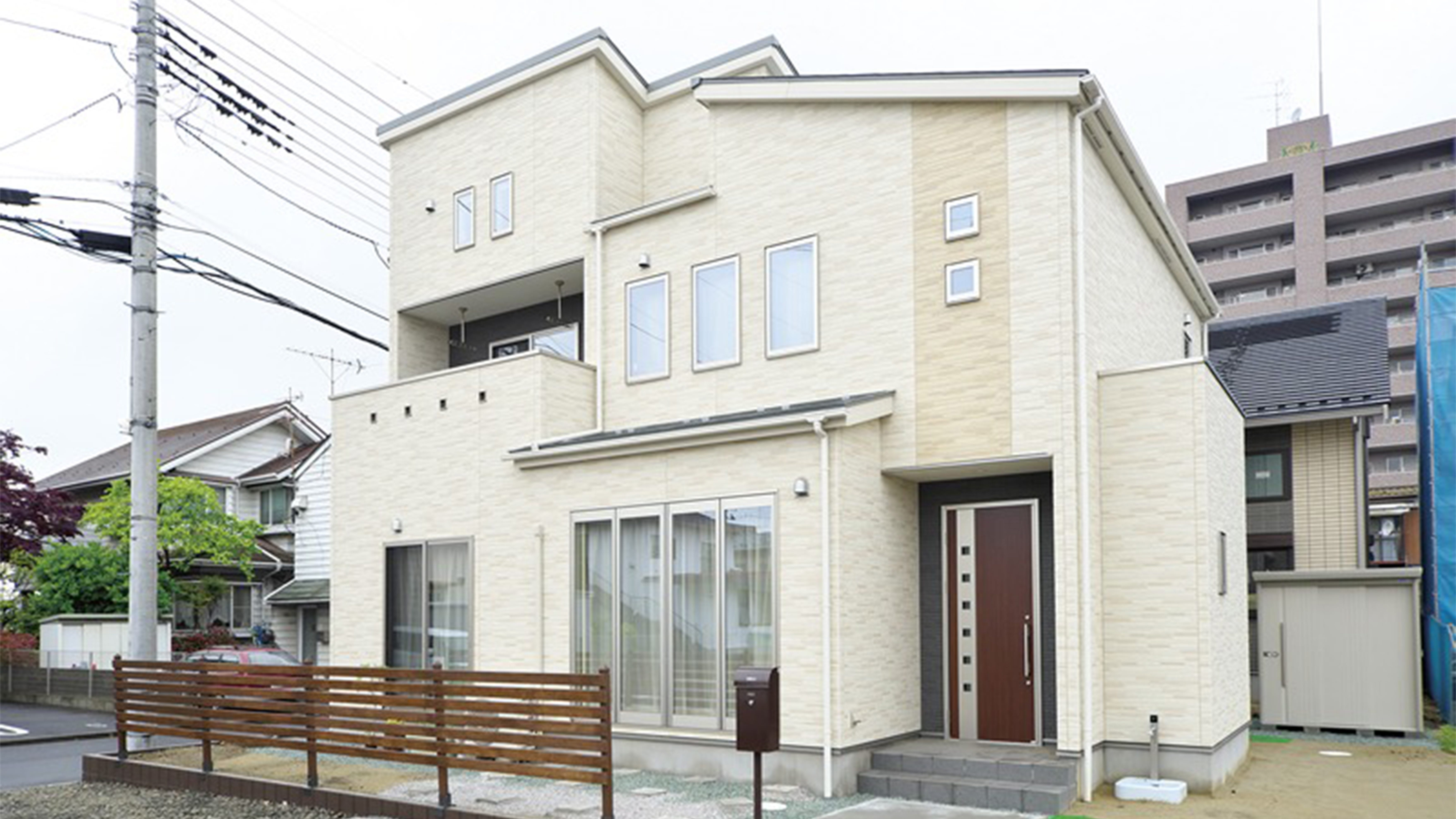 KURA・中2階・ロフトも大満足！大好きなホームパーティーを存分に楽しめる広々リビング