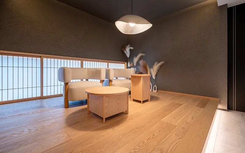 1F / ROUNGE 憩いのラウンジスペース