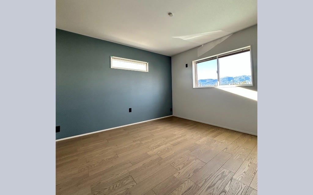 将来のライフスタイルに合わせて使えるシンプルな洋室。
必要な収納を確保し、使い勝手の良さにも配慮しました。